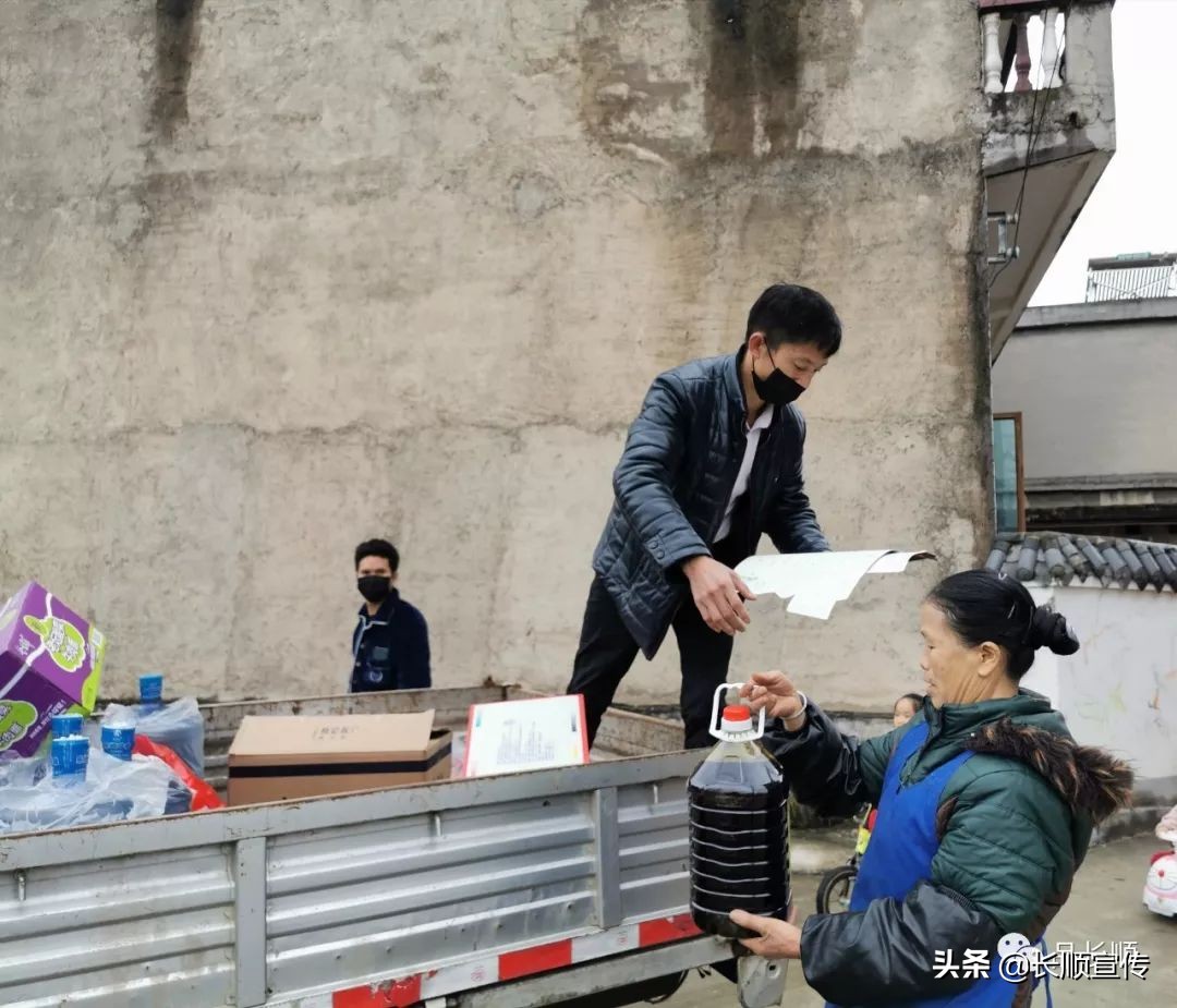 众志成城抗疫情迎难而上抓发展,众志成城抗疫情凝聚力量暖人心