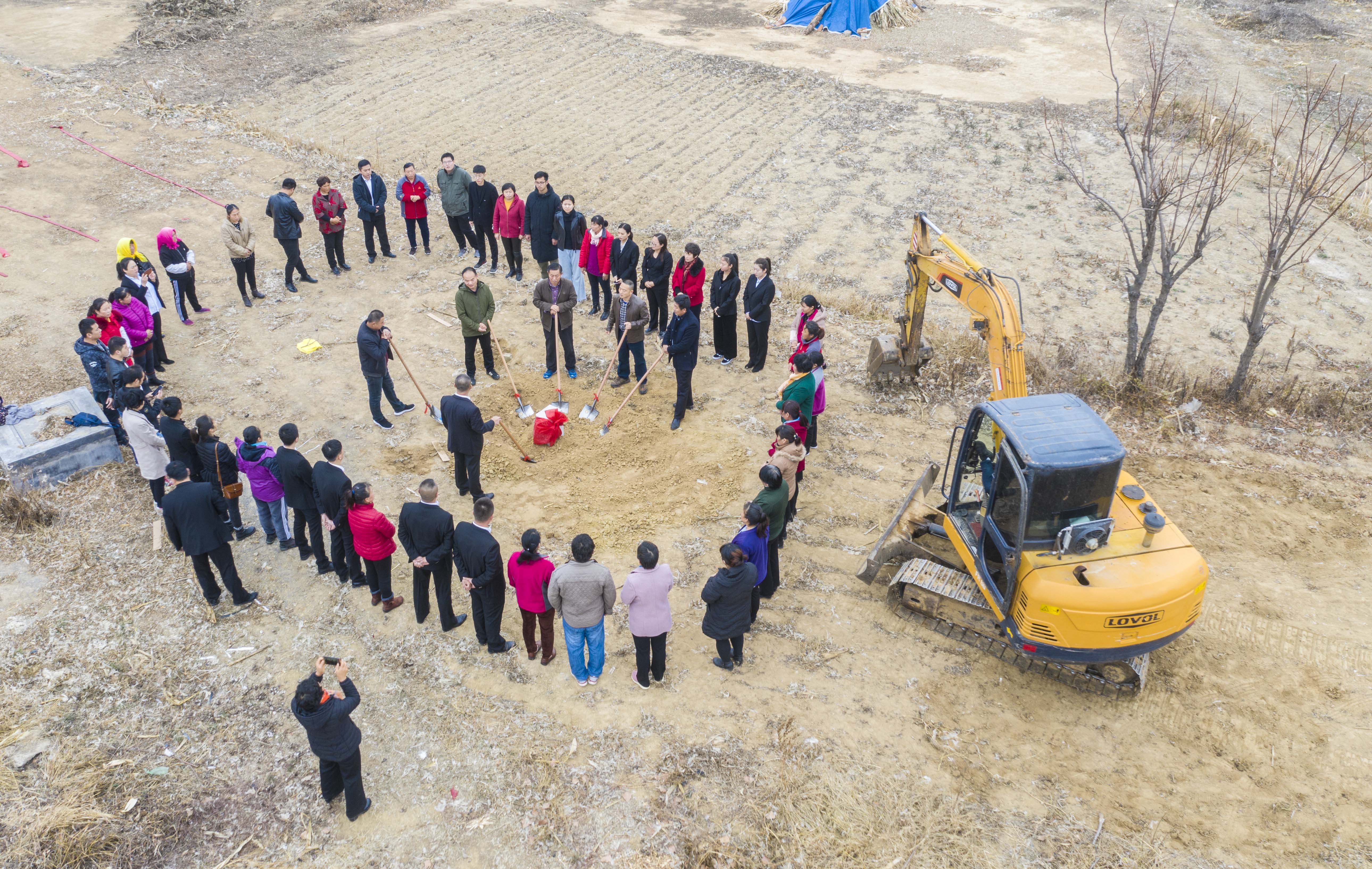 乡村惠民工厂初冬如花绽放,青岛“瑞联合”进荒庄村办厂造福乡梓