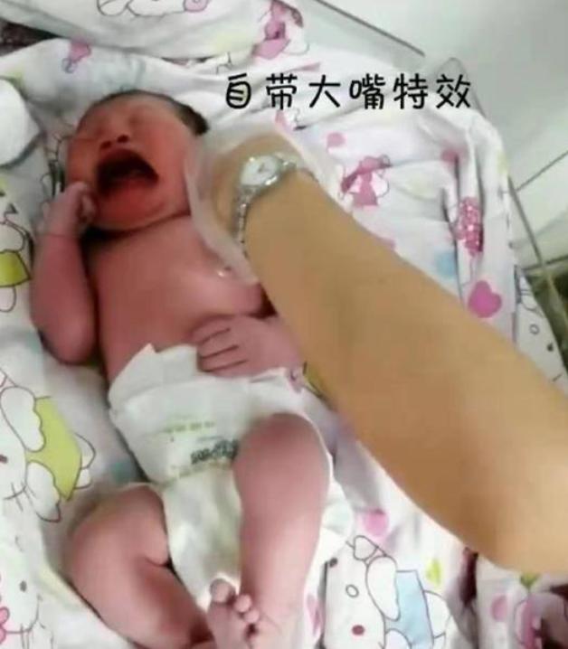 新生儿宝宝嘴巴闭不拢,新生宝宝嘴巴合不上