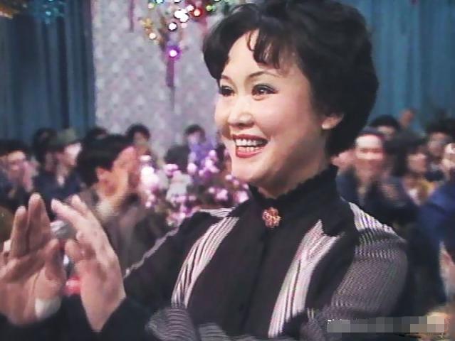 歌坛常青树李谷一简历,李谷一耍大牌