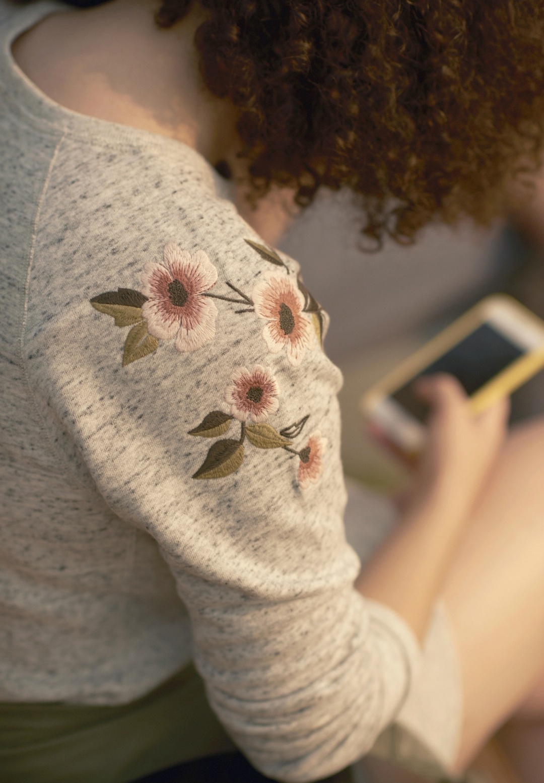 最新款卫衣减龄上档次,入春好物推荐清新减龄的小卫衣