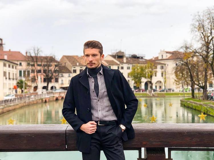 绅士毛衣男推荐,潮男秋季这件毛衣穿起来超帅