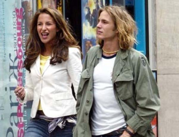 棣栧瘜鍗冮噾褰掓潵琚叚涓摜鍝ュ疇涓婂ぉ,棣栧瘜鍗冮噾琚叚涓摜鍝ュ疇涓婂ぉ