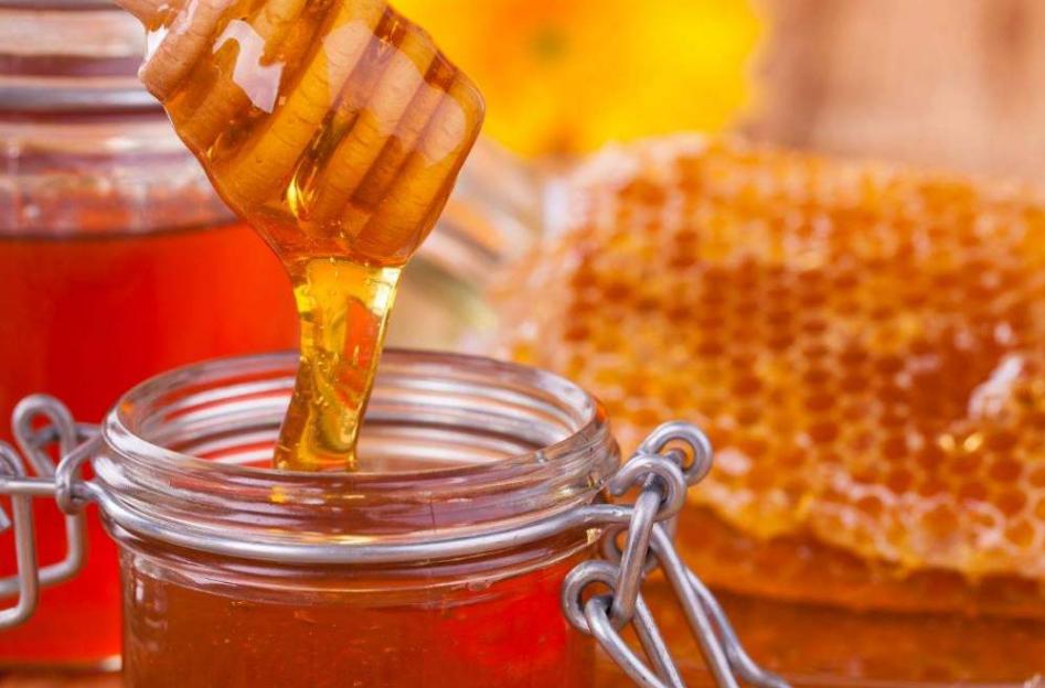 狗狗一天要喝多少水才正常,狗狗一天喂几次水最好