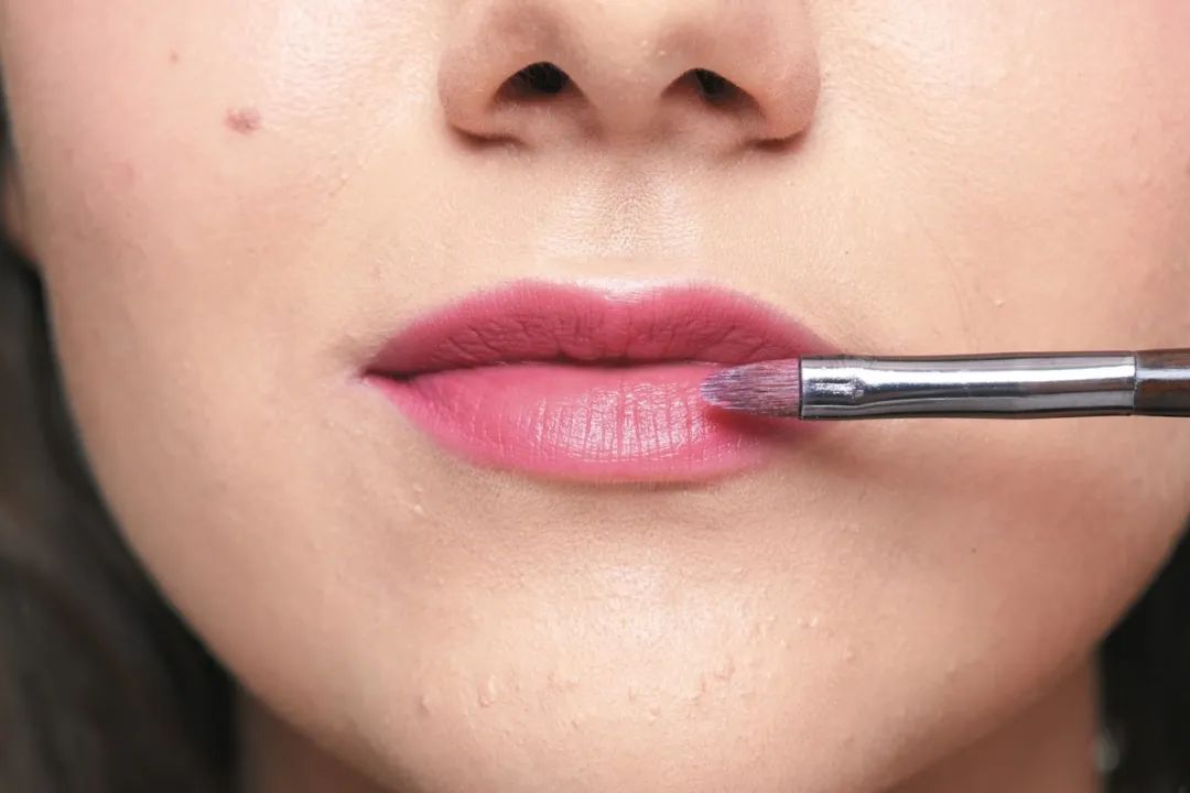 靓妆魅惑,亮闪闪玫瑰金妆容教程