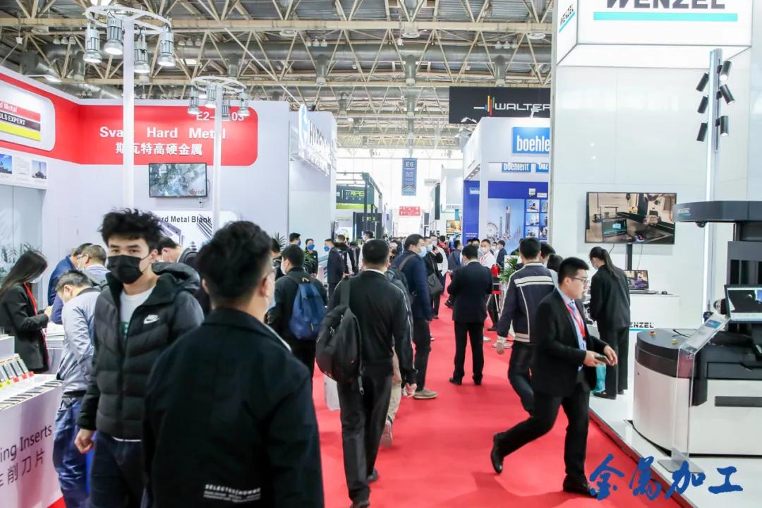 繁荣之上,繁荣之下危机四伏