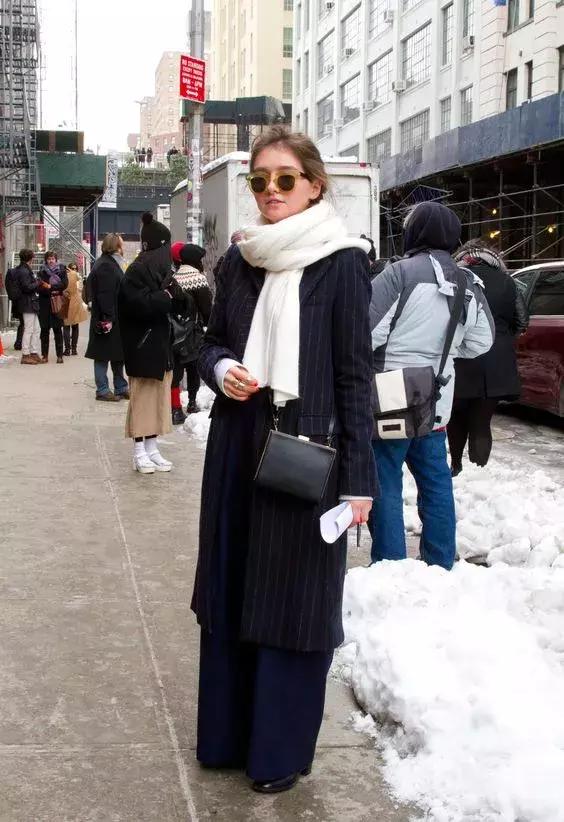 冬季爆款洋气羊绒围巾,这款新潮羊绒围巾温暖又漂亮