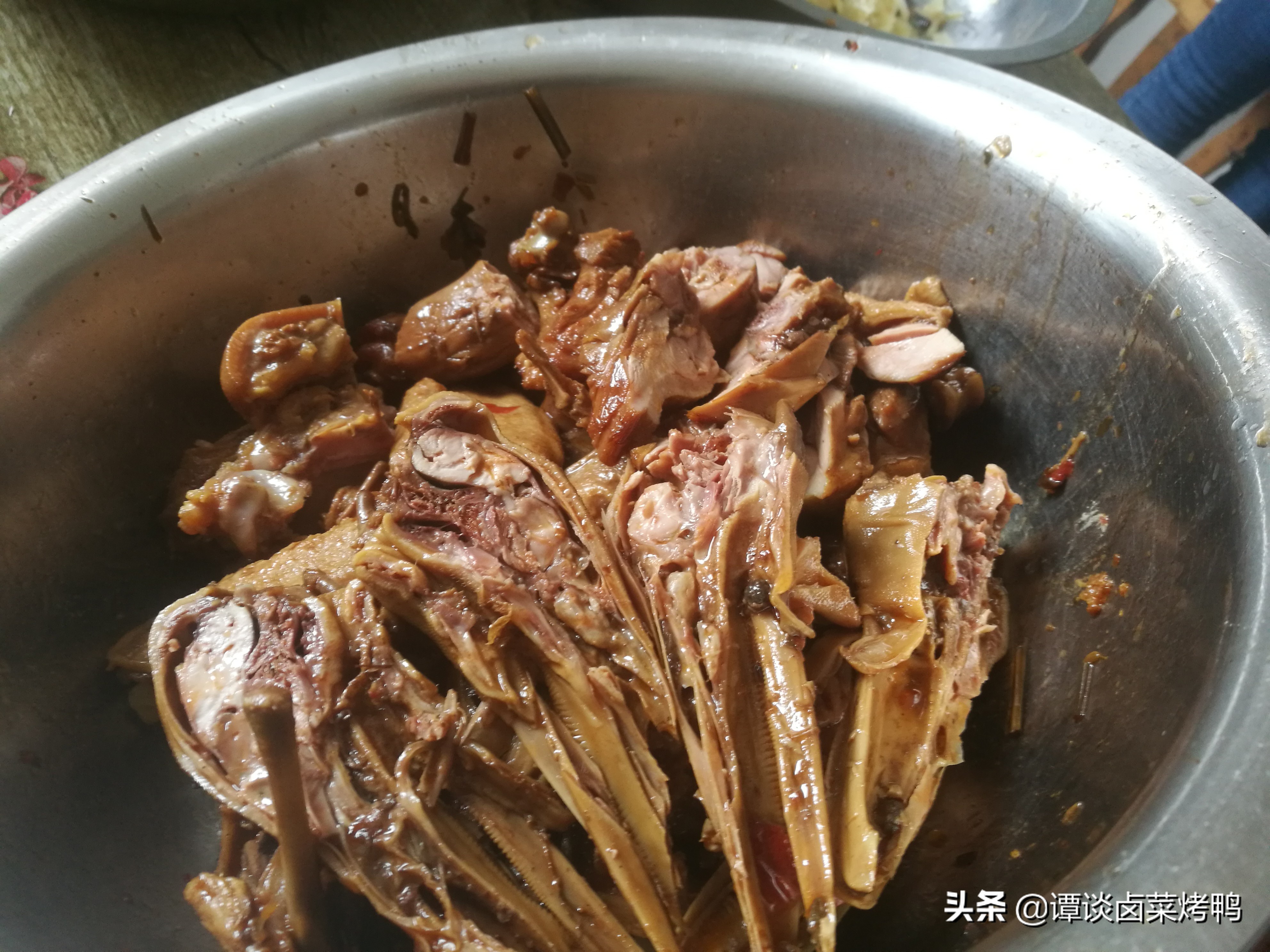 卤肉用什么上色不容易氧化变黑,家庭卤肉为什么拿出来就变黑了