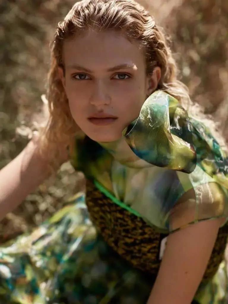 小方巾各种系法时尚,小方巾的10种最美系法配大衣