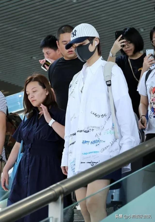 李宇春衬衫图片,李宇春最新穿搭