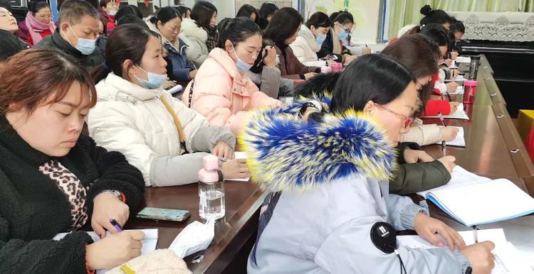 洛龙区养成教育十二校联盟第195次活动洛龙五小现场会