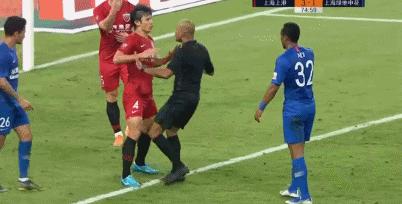 殴打足球裁判的下场,足球球迷殴打裁判