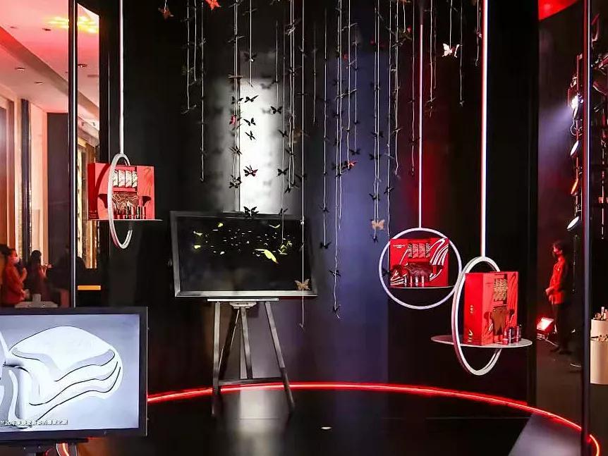 卡姿兰美芯2019,卡姿兰挚宠双芯唇膏盛世中国红