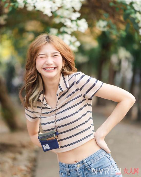 2022新款夏季潮流polo衫,洋气时髦polo衫女黄色