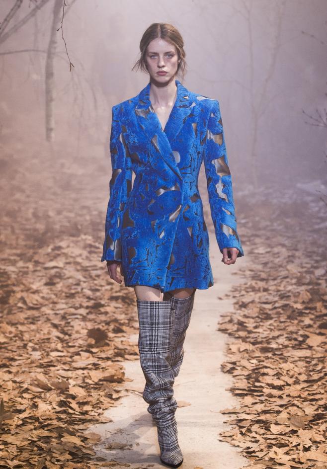 今年流行的褶皱靴子,复古靴子怎么穿好看