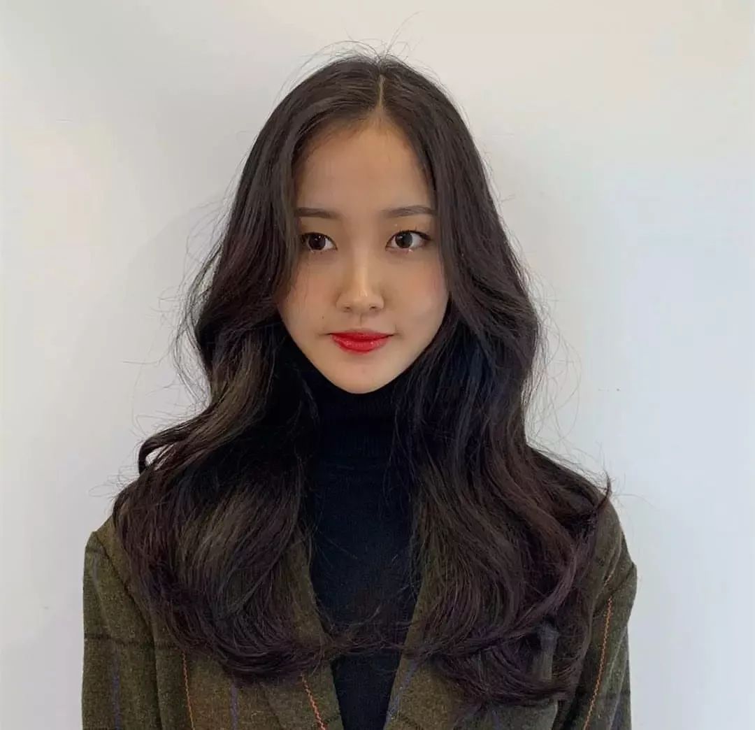 脸型长脖子长适合剪短发,脸型比较小适合剪短发吗