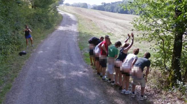 在“谷歌街景”里寻找逝去回忆的人们