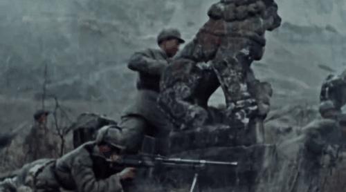 “三三制”拍出来不好看？密集冲锋的“人海战术”就好看了吗？