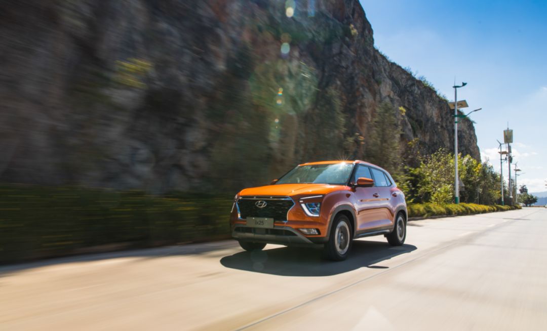 搭载12.3英寸竖屏,百公里油耗才5.3L,试驾北京现代全新一代ix25