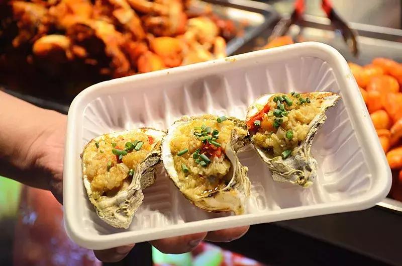 江汉路步行街一日游,江汉路步行街旅游吃啥