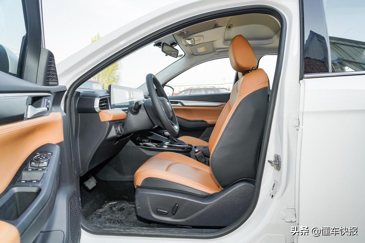 长安福特福睿斯2021钻石版,新款手动福特福睿斯汽车评测