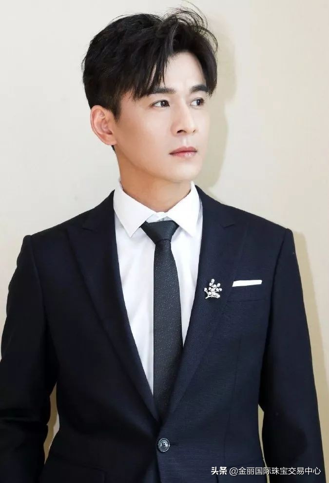 潮男进击路|男人戴珍珠是种什么体验？