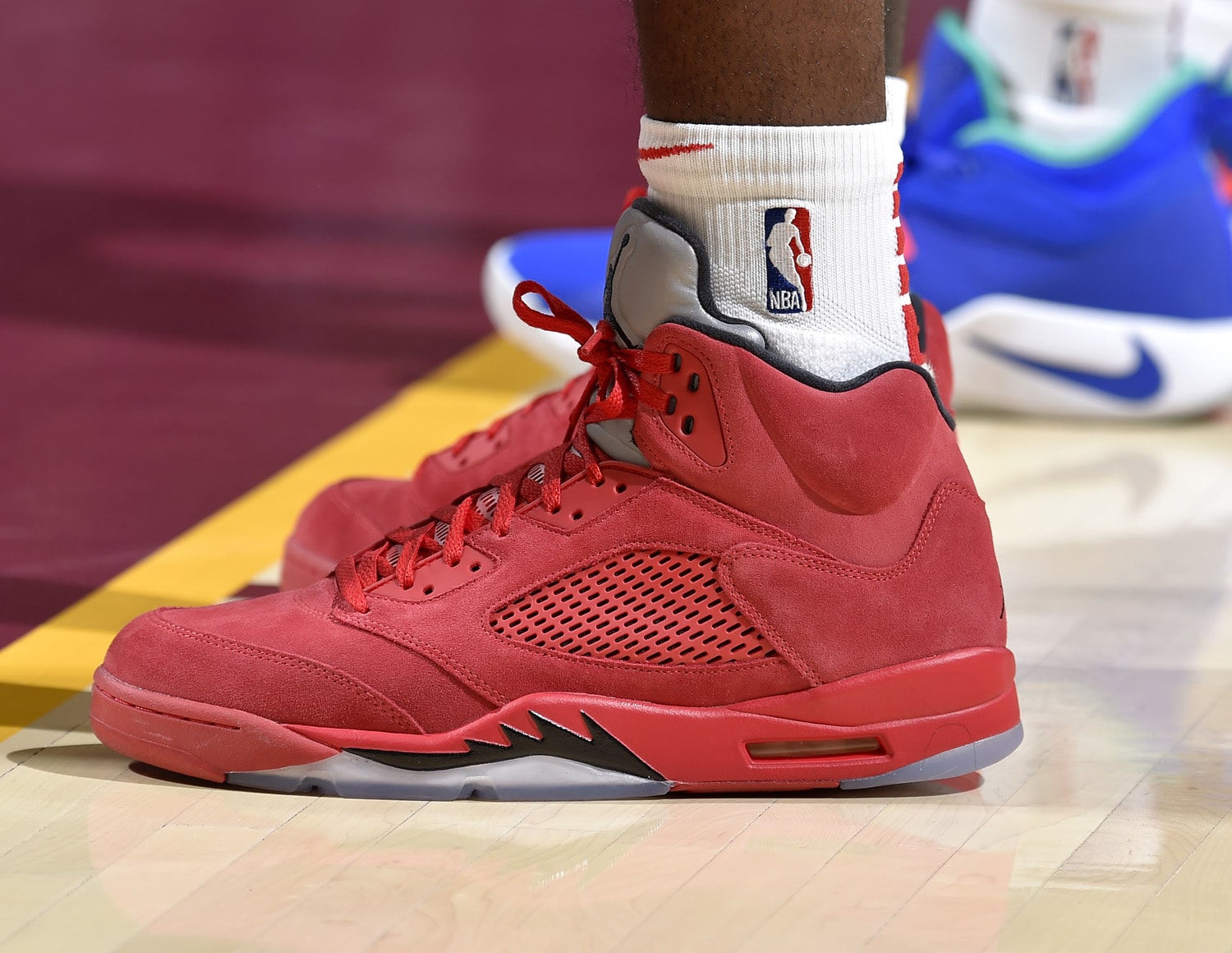 nba公认最好看的篮球鞋,nba常规赛球鞋上脚精选