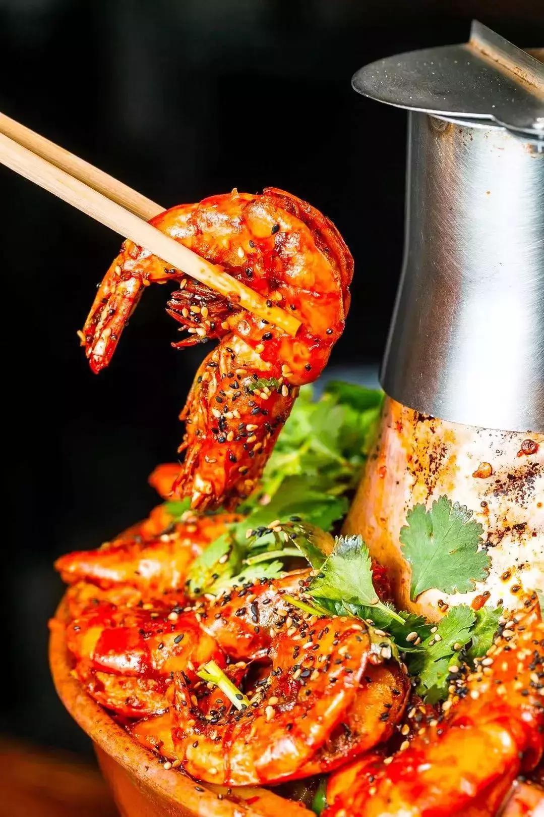 最火爆的炭火牛蛙锅10元,蛙锅牛蛙