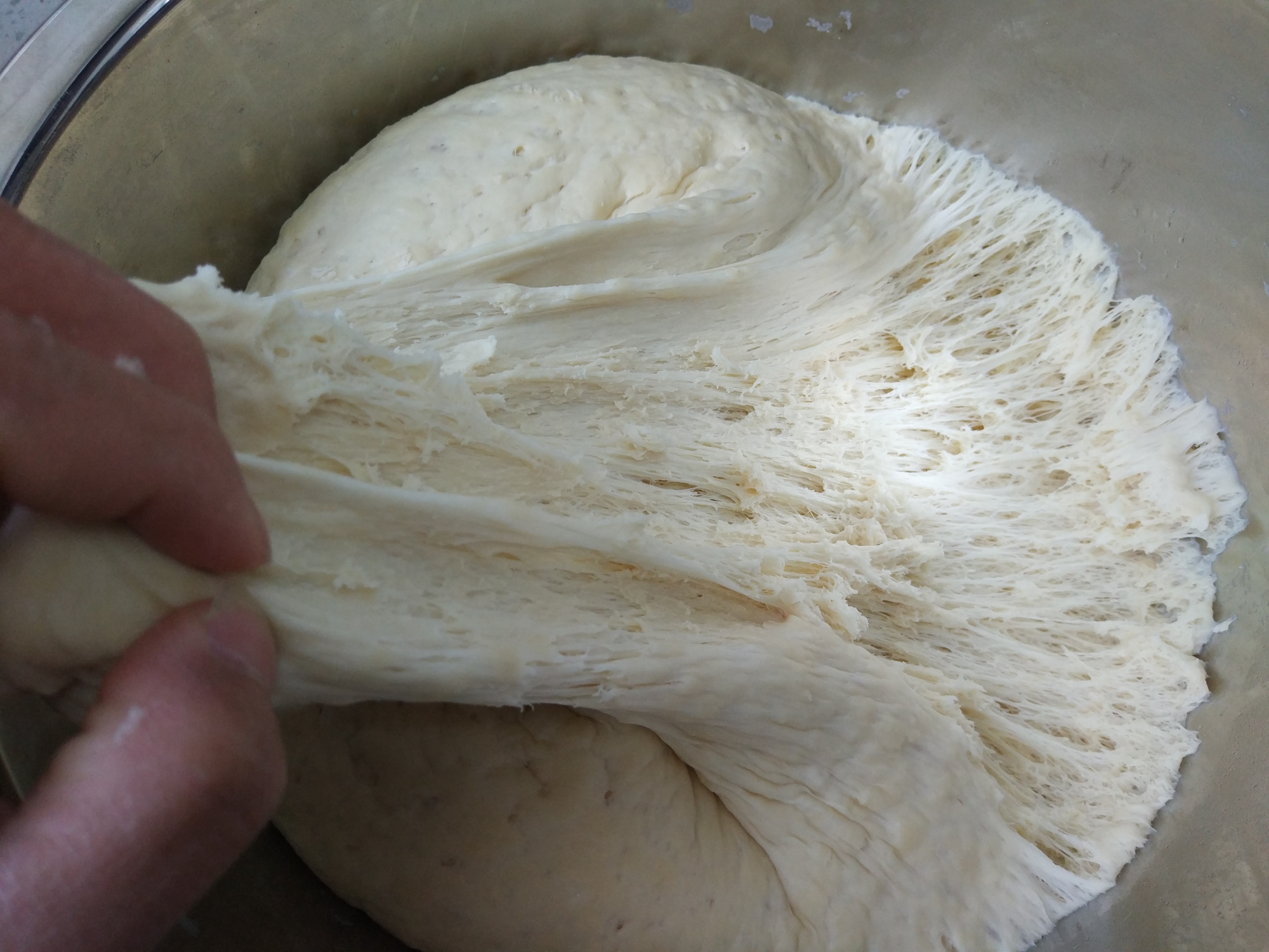 用酵母粉蒸馒头放泡打粉吗,蒸馒头用酵母放小苏打可以吗