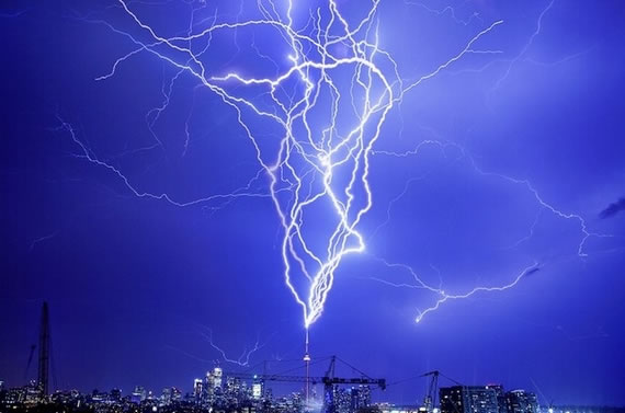 你想象不到的,闪电风暴竟然可以作为一种*器武**