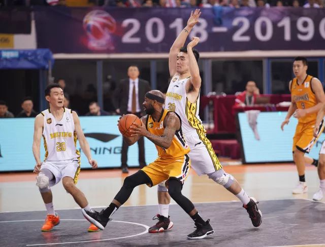 索尼fe135mmf1.8gm扫街,索尼fe135mmf1.8值得买吗