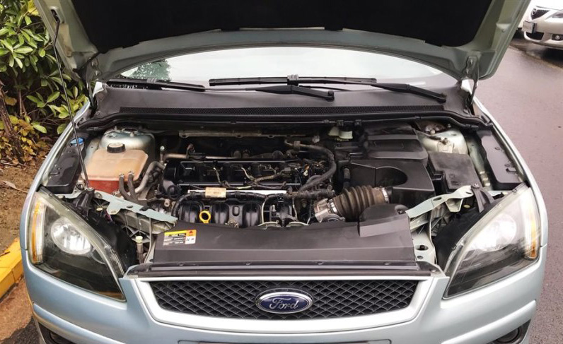 福克斯两厢2.0自动豪华运动,运动款福克斯与普通版的区别