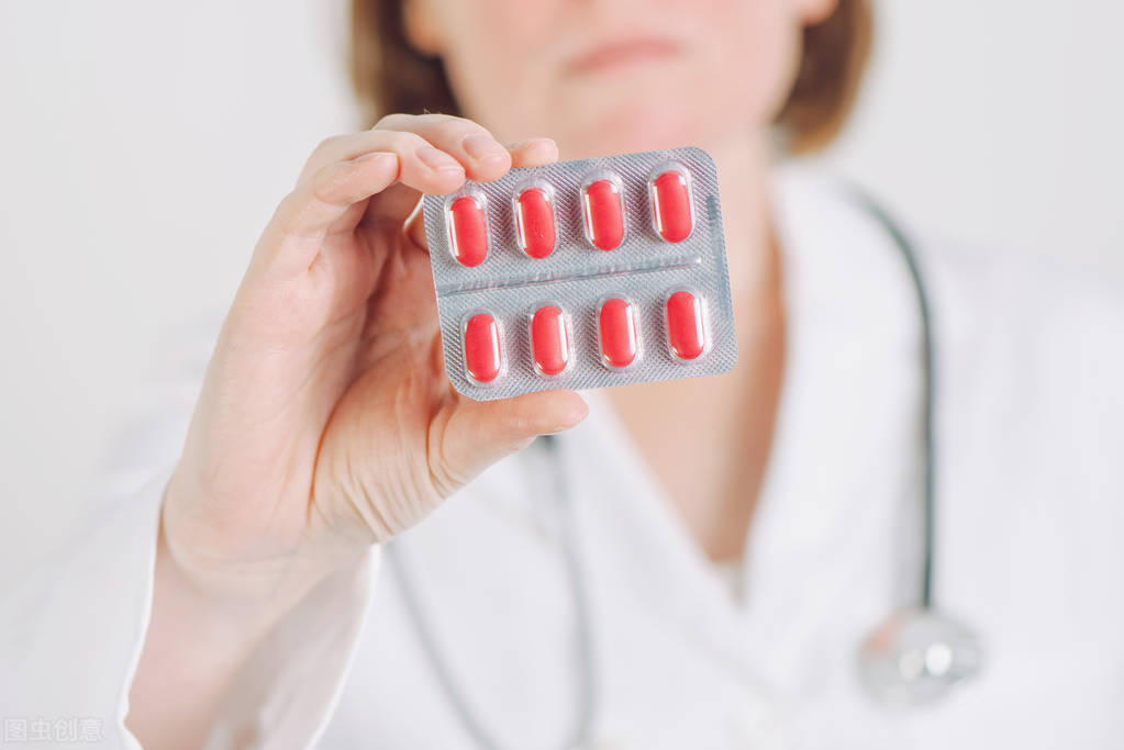 9岁女孩长胡子什么原因,女生长胡子是什么原因引起的