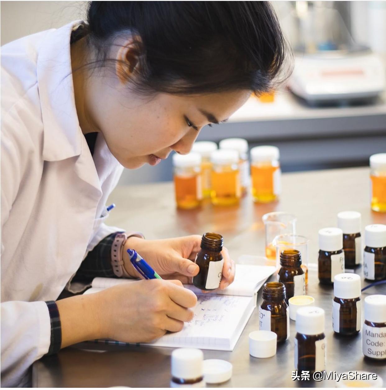 保湿玫瑰油,玫瑰果油适合什么肌肤