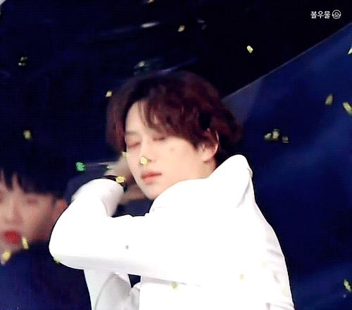 南韩神颜金发女爱豆宋雨琦,南韩第一代神颜男爱豆是谁