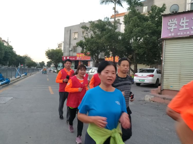 魅力深马，微马同行！六约微马助力深圳国际马拉松