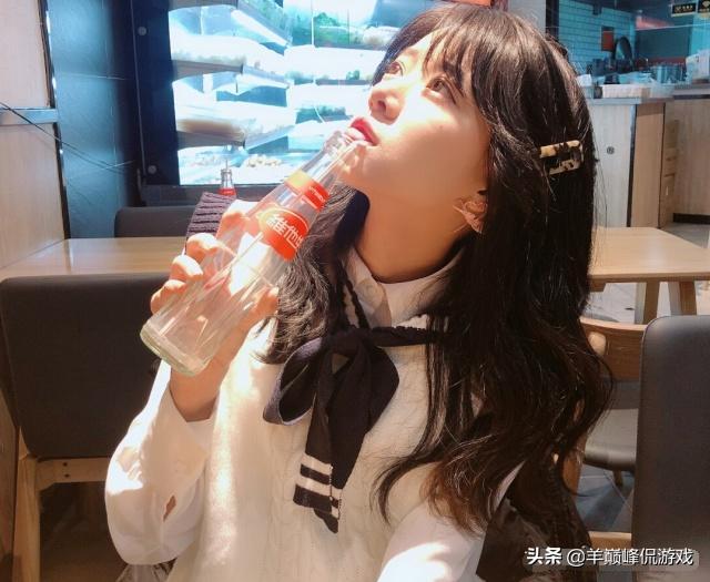 LOL：解说记得爆料女友爱放屁，结果被女友知道了，代价惨重