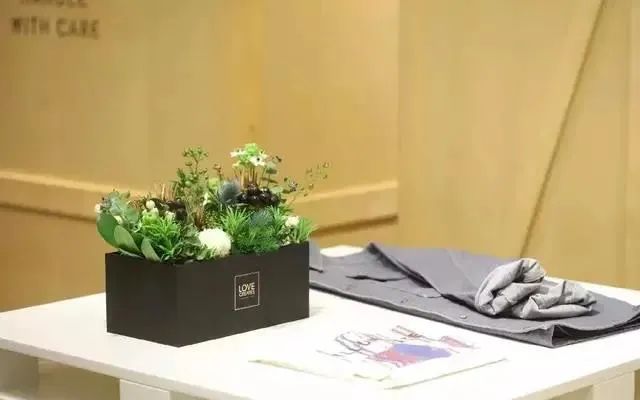 地素razzle深圳男装,地素时尚入股运动潮牌