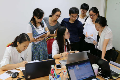 大学女生学什么专业比较好找工作,10年后女生依然很吃香的专业