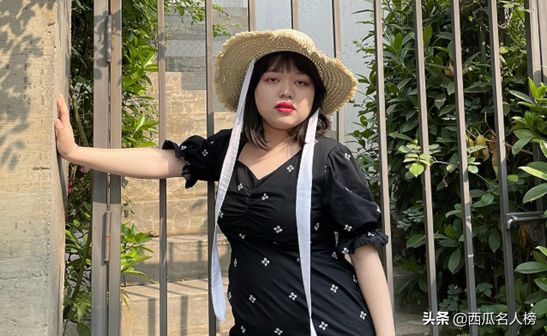 奥黛丽厚本：秃头少女秒变名媛，她怎么从一众美女网红里逆袭？