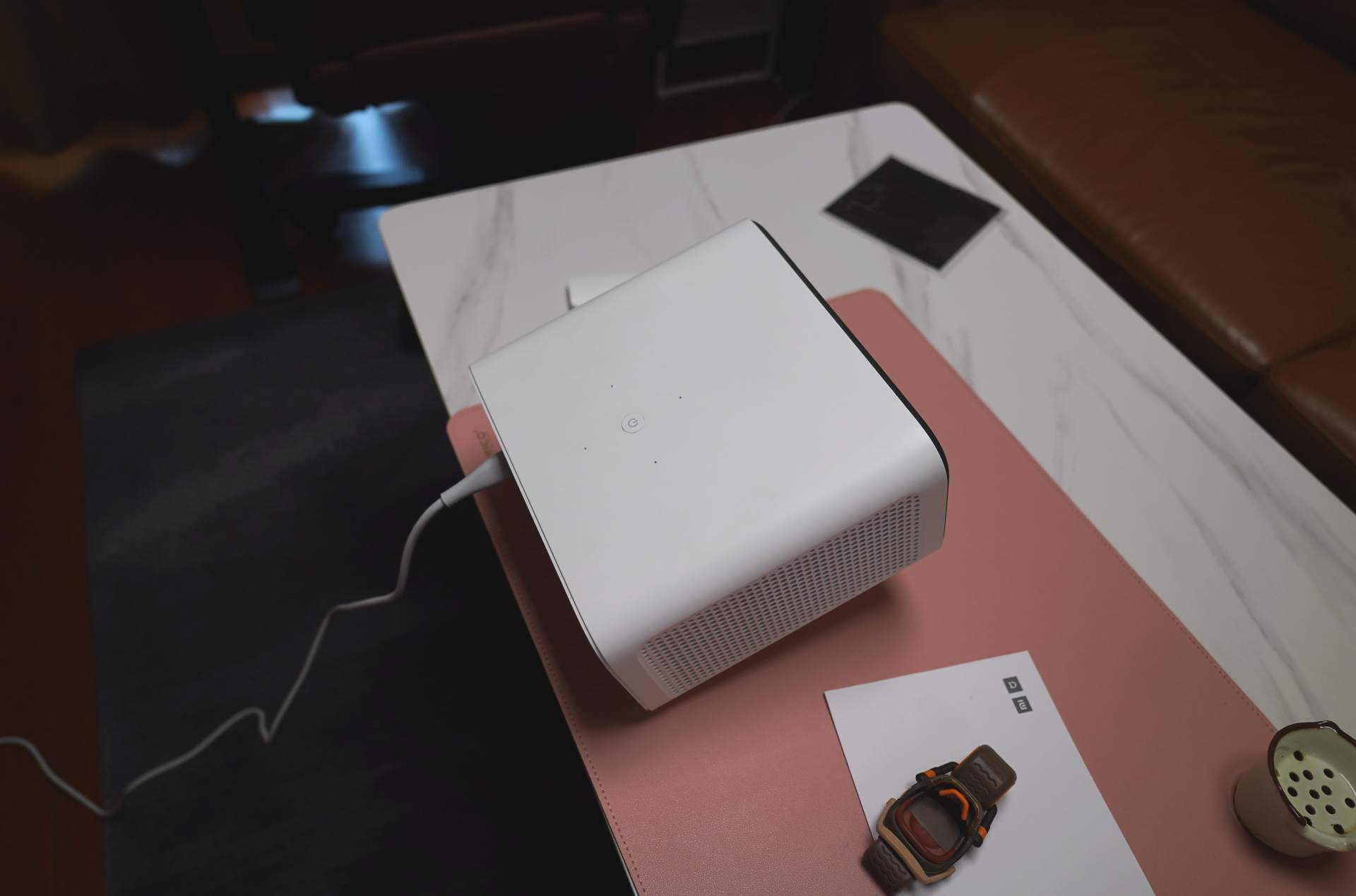 小客厅投影仪安装设计,客厅装个幕布不装投影仪