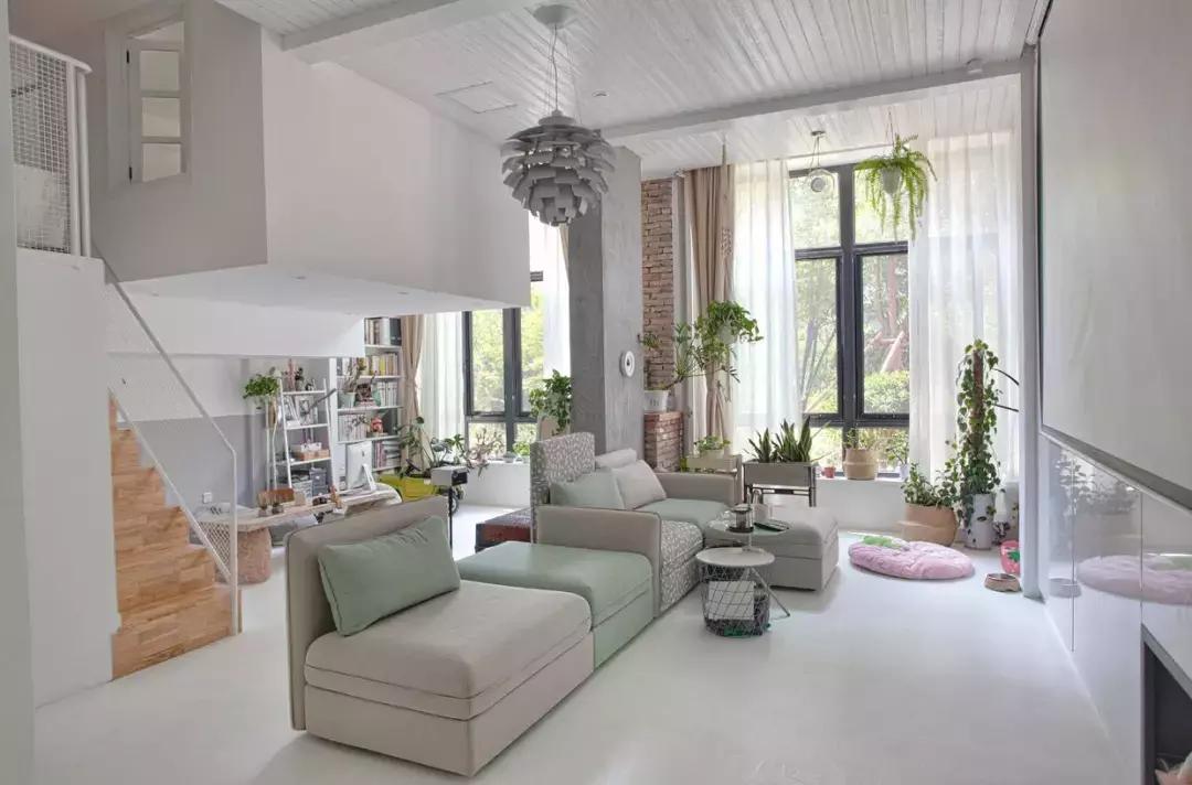 为了女儿买76㎡学区房,改造后竟被隔出8间房!客厅就有40㎡