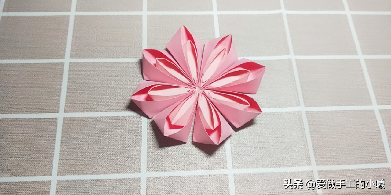 手工折纸牡丹花朵制作方法图解,单页花朵折纸布置店面教程图解