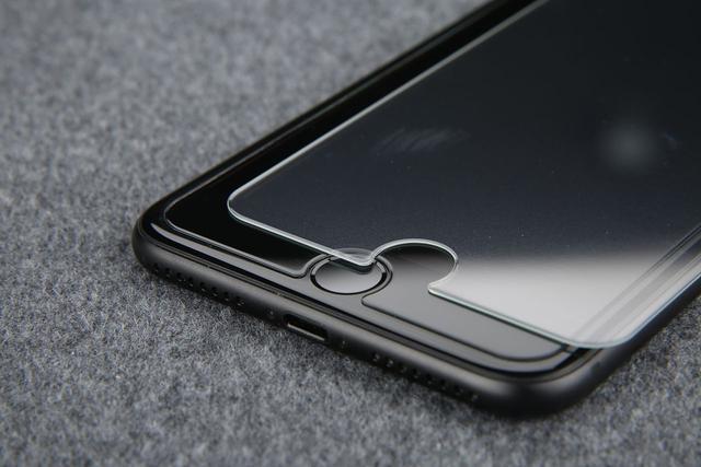 手机水凝膜好还是钢化膜好,华为nova8pro贴水凝膜好还是钢化膜