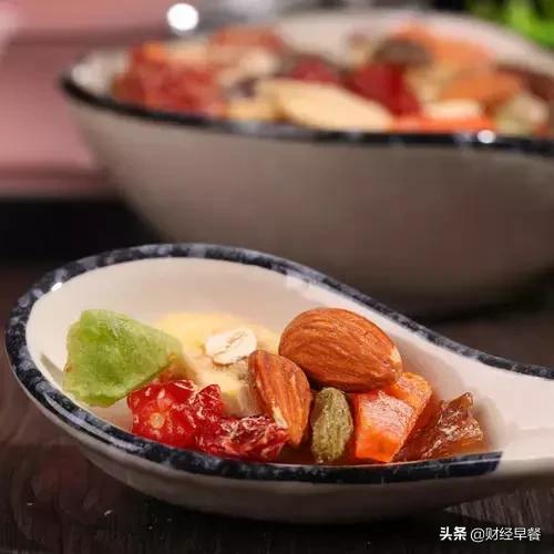 你小区门口的包子店,不仅年入9.9亿,还要冲刺A股