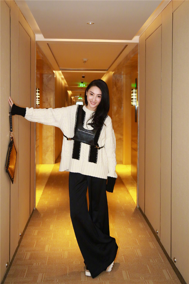 张柏芝穿牛仔裤的穿搭,哈伦裤张柏芝同款