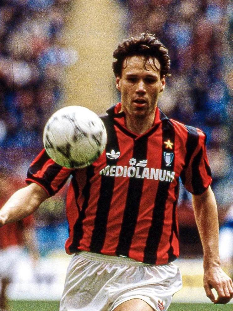 意甲现役最佳阵容公布,心目中足坛历史最佳阵容