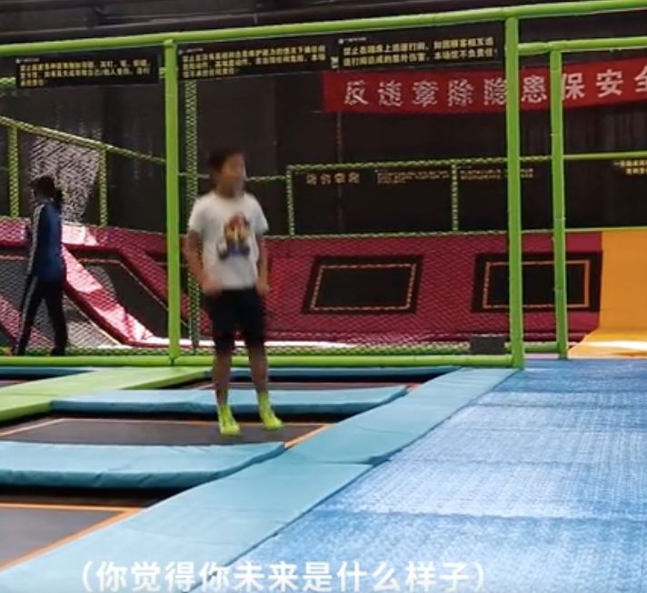 三个中产娃的暑假：每个孩子至少5个兴趣班，总开销4-8万