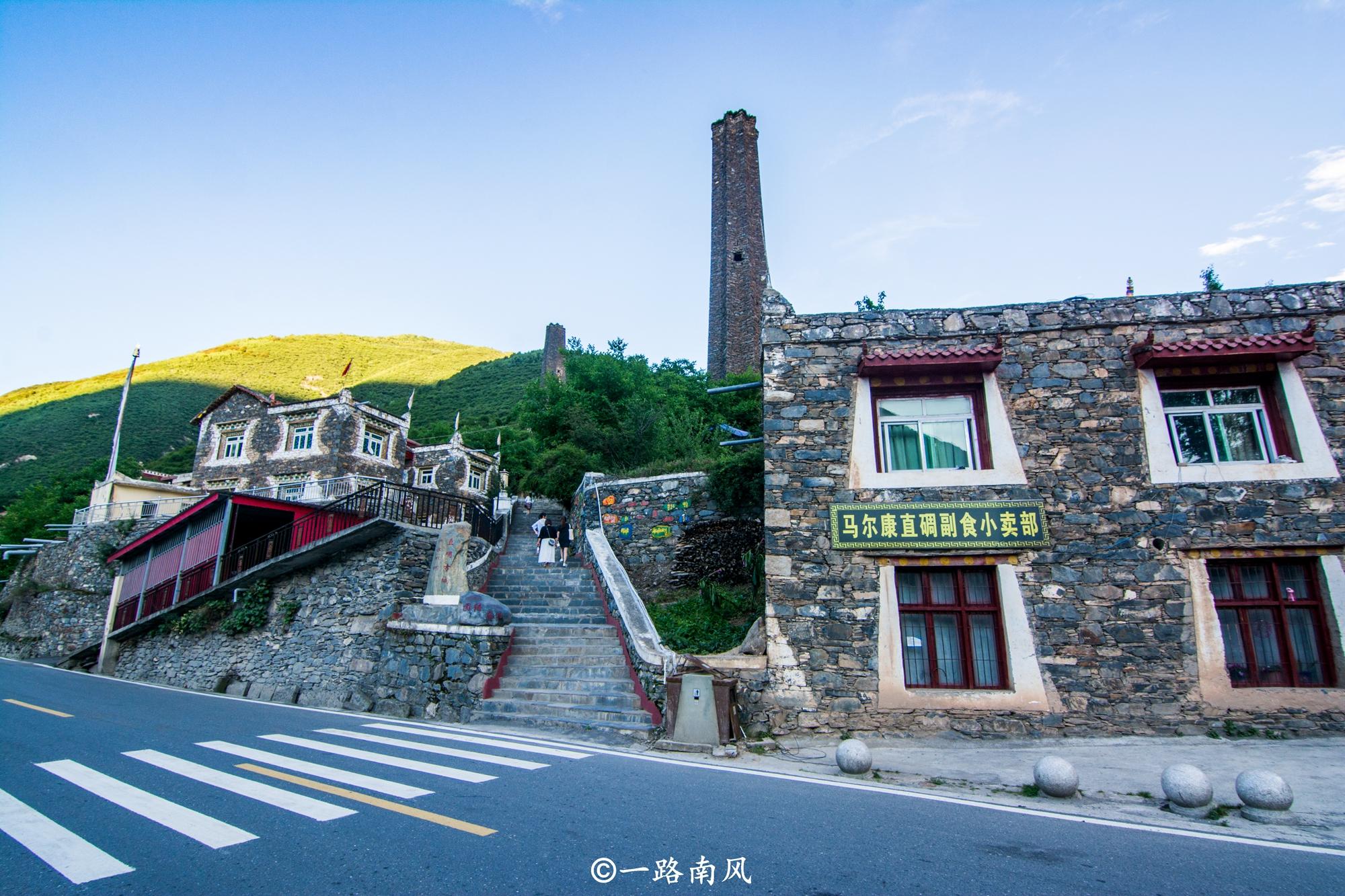 地震震不倒的比萨斜塔,比萨斜塔历经地震不倒之谜