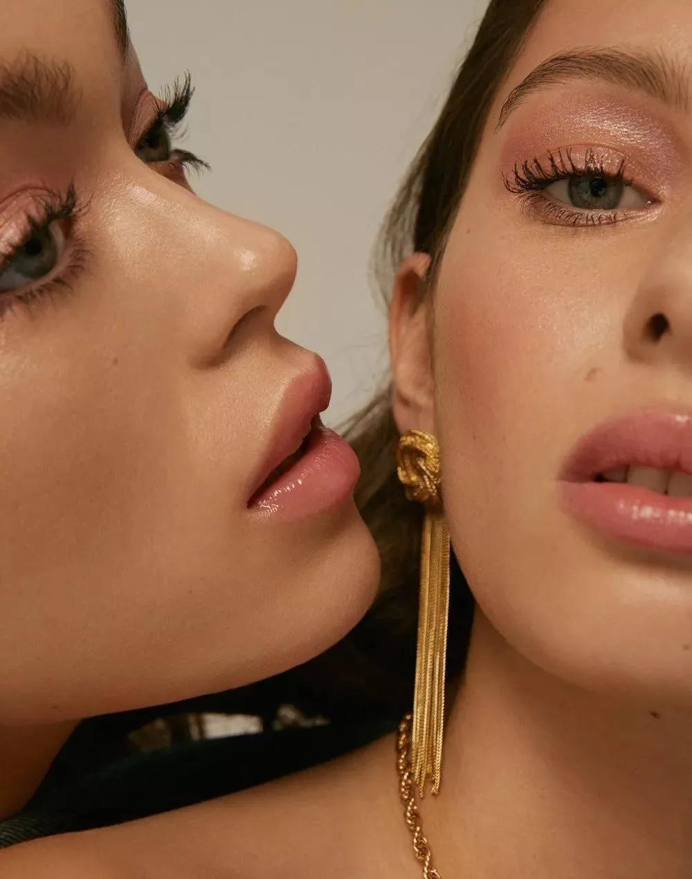 看一下明星的穿衣搭配,一起来看看明星的时尚搭配